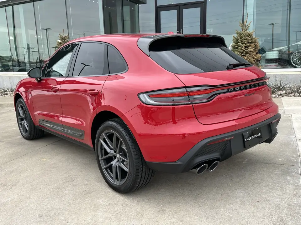 2026 Porsche Macan T - Photo 23
