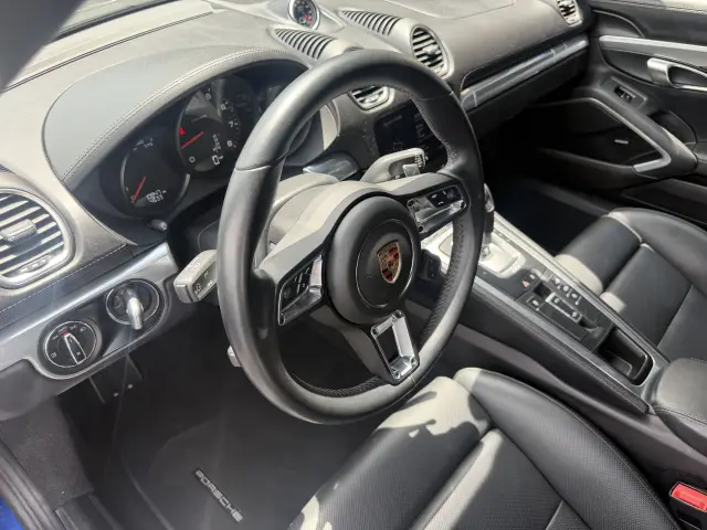 2024 Porsche 718 30