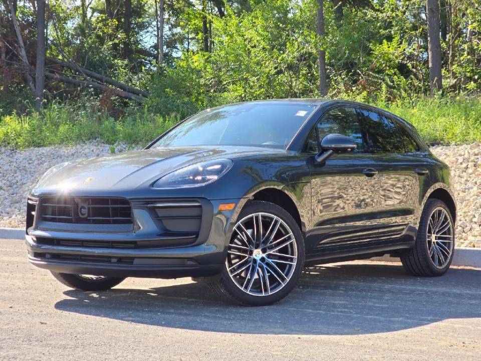 2026 Porsche Macan Base