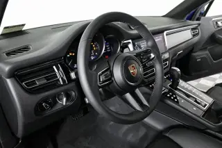 2025 Porsche Macan - Photo 29