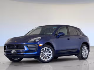 2025 Porsche Macan's photo