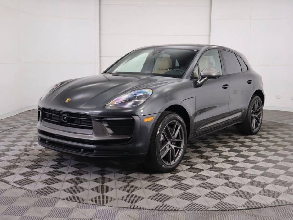 2025 Porsche Macan Base