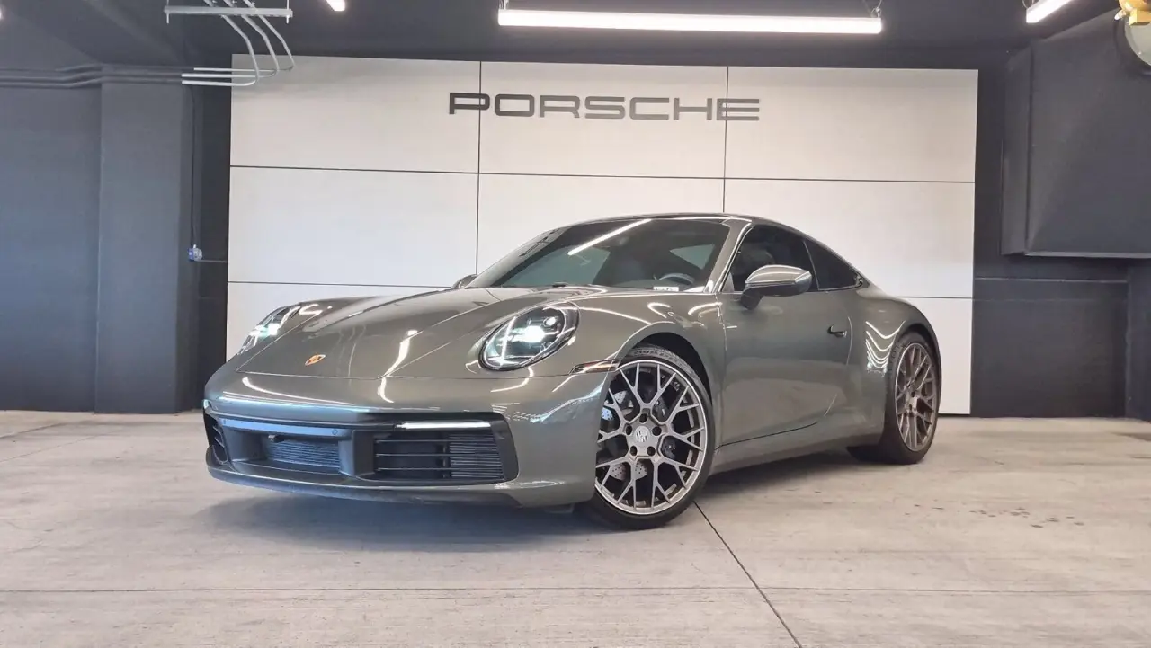 2022 Porsche 911 Carrera
