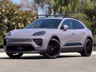 2026 Porsche Macan Macan 4S Electric's photo