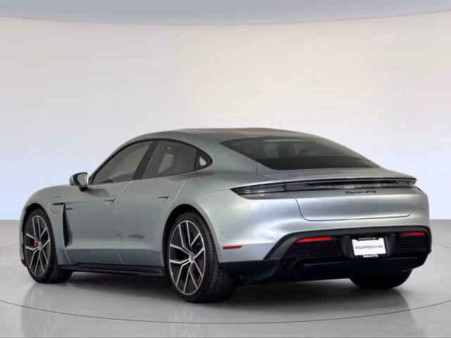 2026 Porsche Taycan GTS - Photo 18