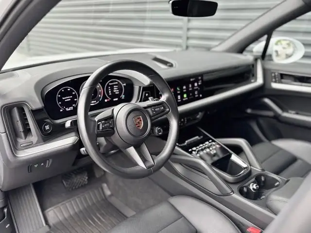2024 Porsche Cayenne Base - Photo 32