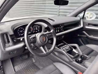 2024 Porsche Cayenne Base - Photo 25