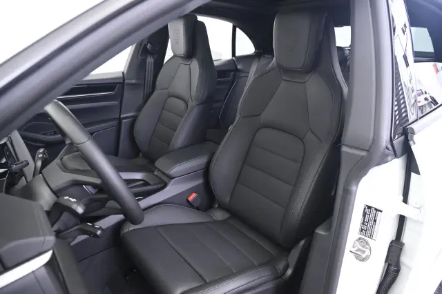 2025 Porsche Macan Base - Photo 38