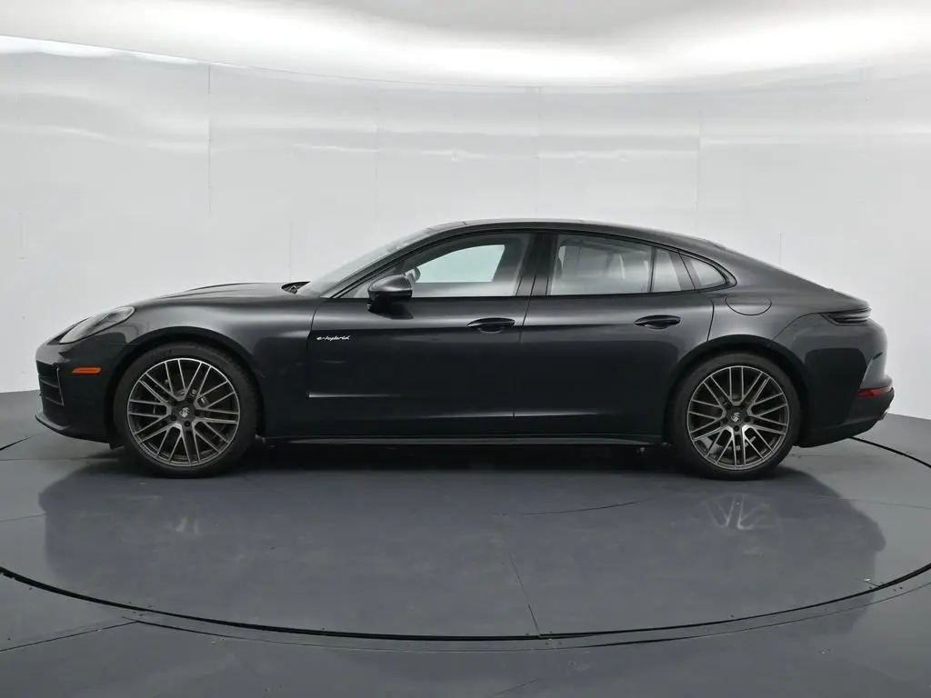 2026 Porsche Panamera 4 E-Hybrid - Photo 16