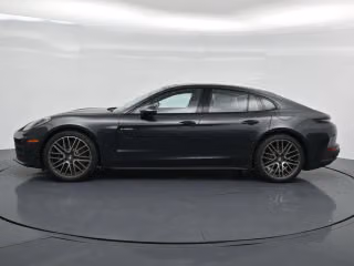 2026 Porsche Panamera 4 E-Hybrid - Photo 9