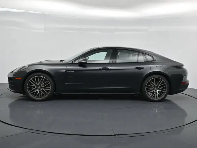 2026 Porsche Panamera 4 E-Hybrid - Photo 14