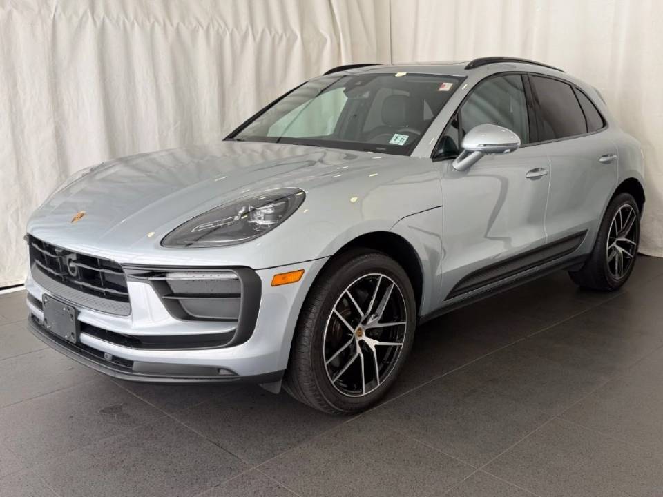 2026 Porsche Macan Base