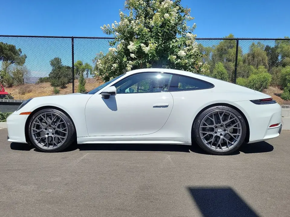 2025 Porsche 911 S - Photo 15