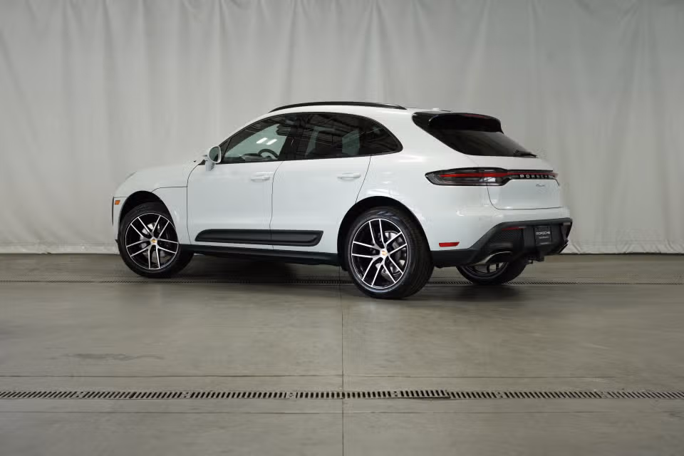 2025 Porsche Macan Base - Photo 19