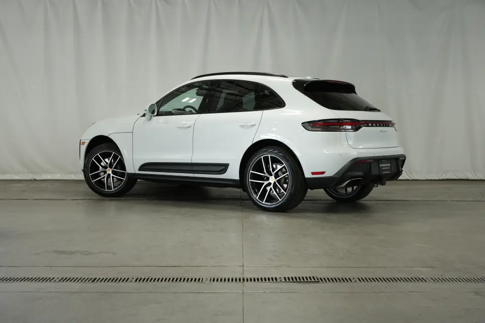 2025 Porsche Macan Base - Photo 23