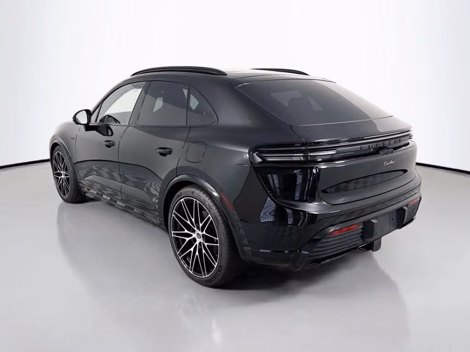 2025 Porsche Macan Turbo Electric - Photo 19