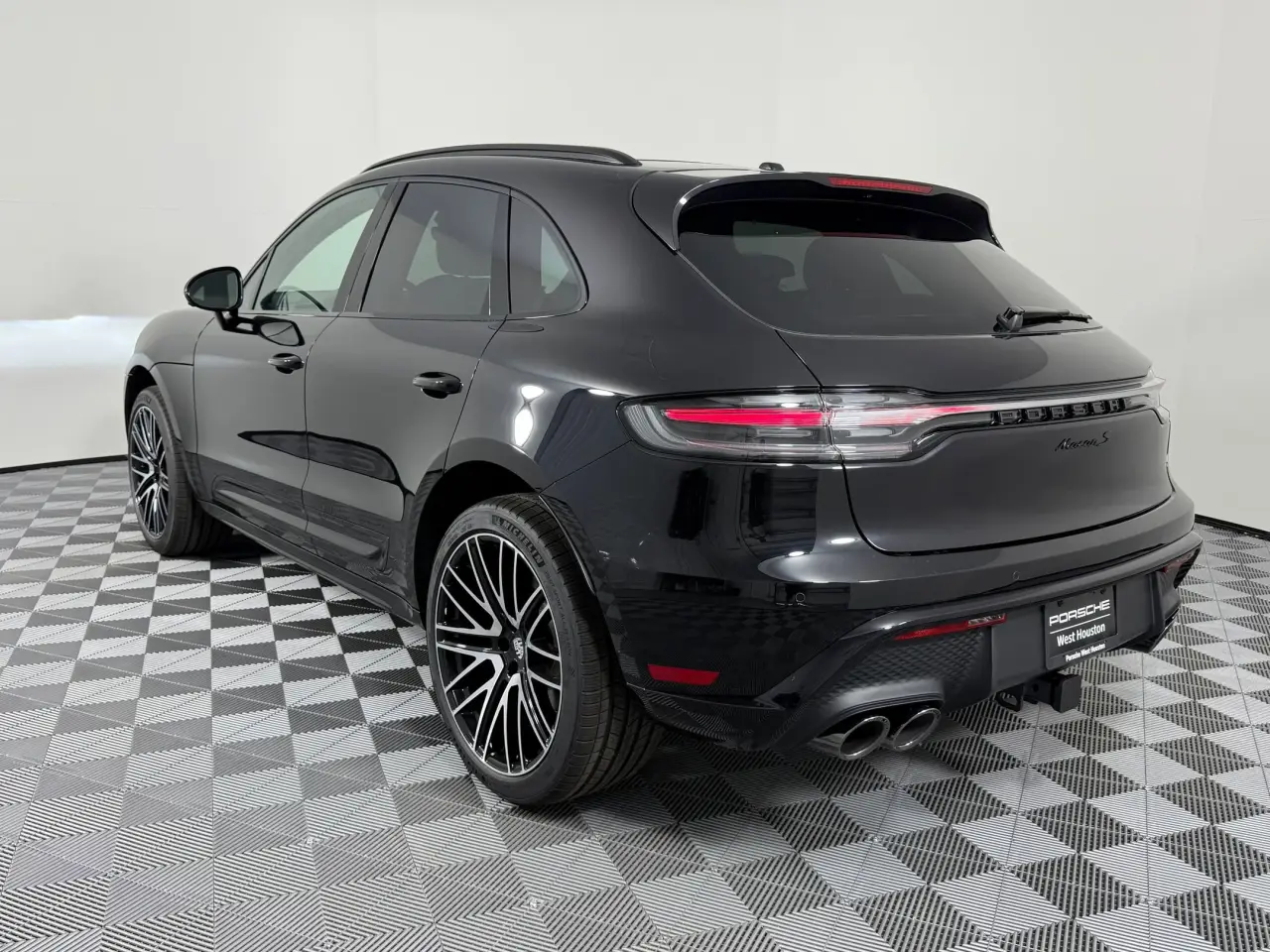 2026 Porsche Macan S - Photo 24