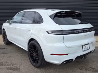 2026 Porsche Cayenne Base - Photo 17
