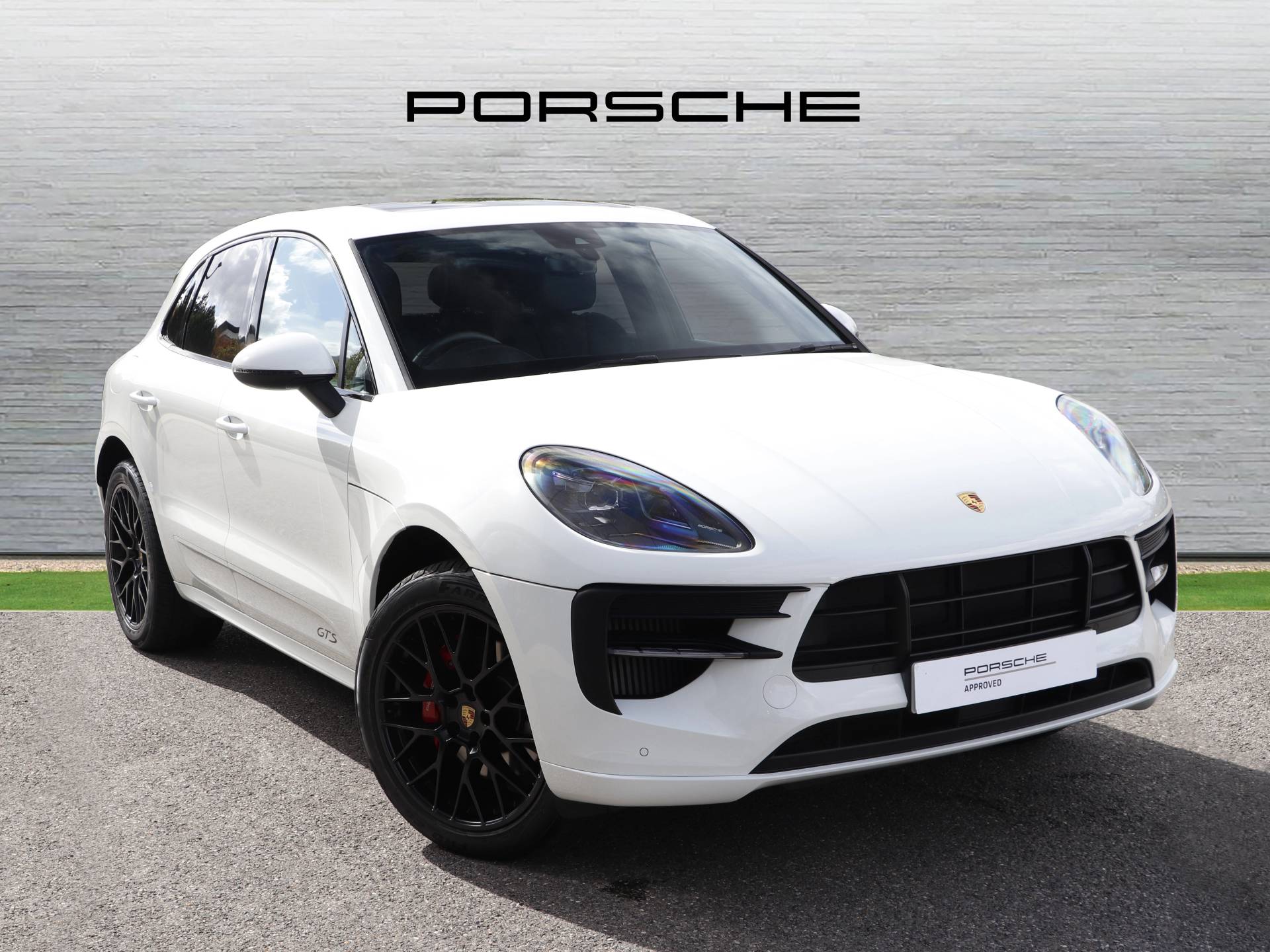 Macan GTS, photo 1 of 43