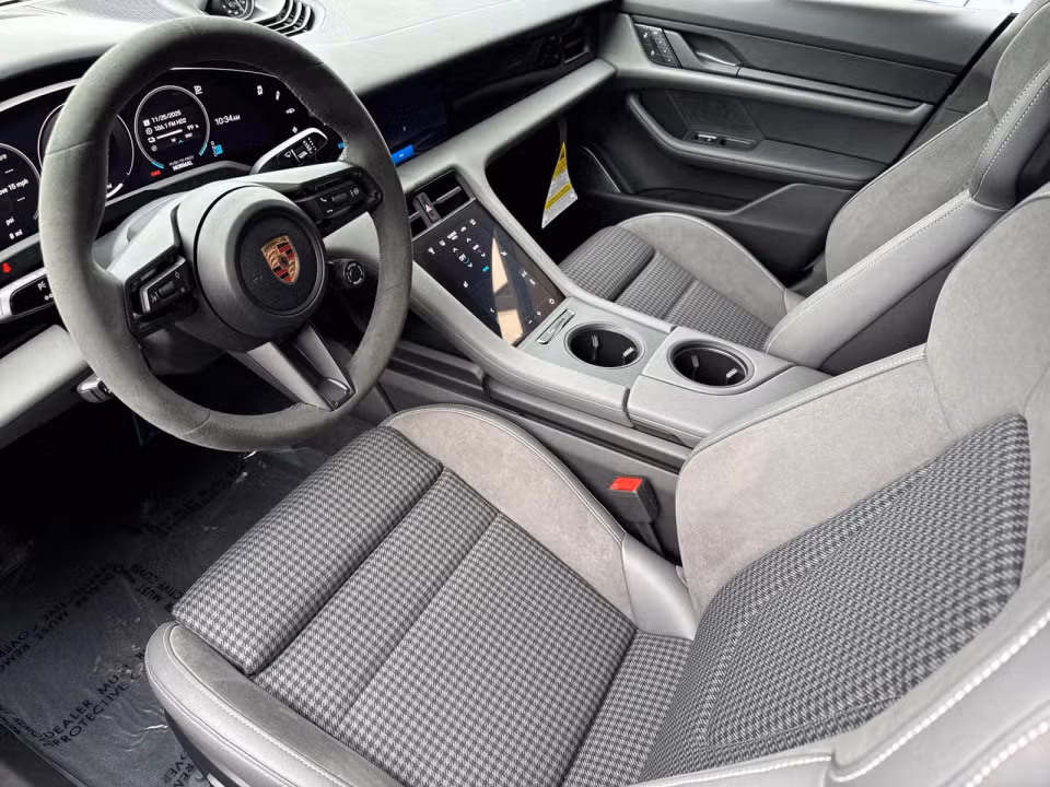 2026 Porsche Taycan GTS - Photo 27