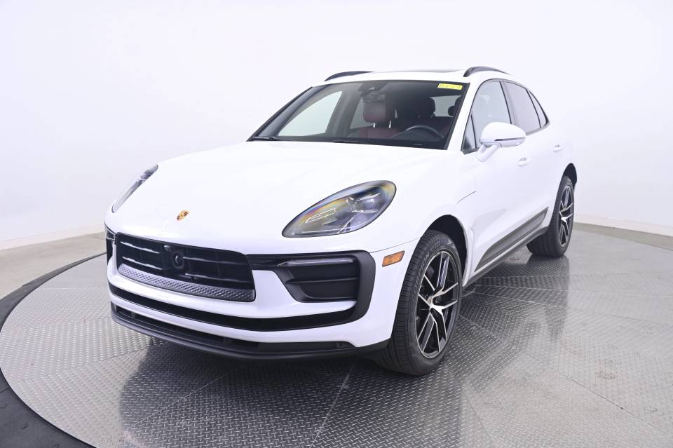 2022 Porsche Macan