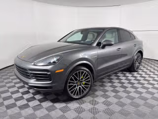 2022 Porsche Cayenne E-Hybrid's photo