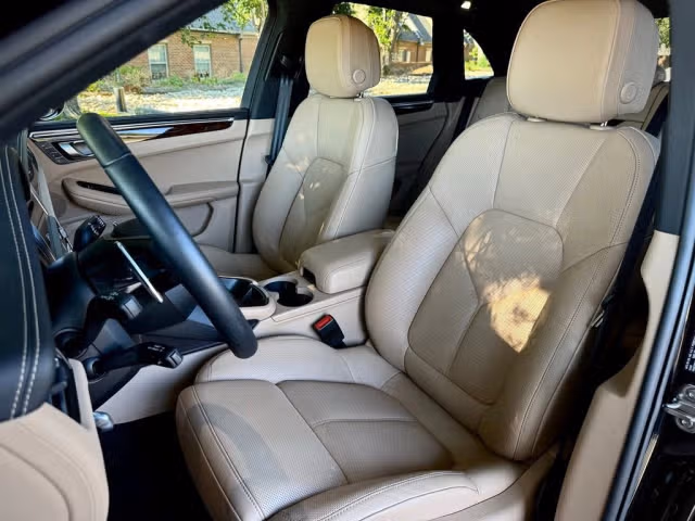 2025 Porsche Macan S - Photo 34