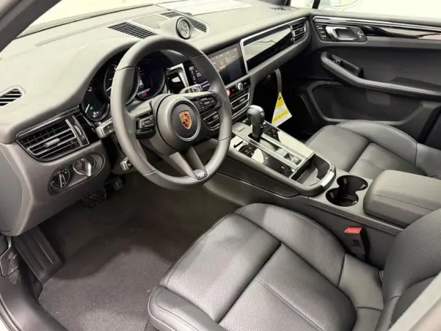 2026 Porsche Macan Base - Photo 30
