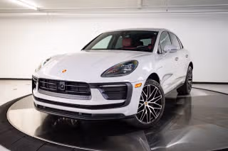 2023 Porsche Macan T's photo