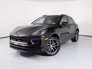 2025 Porsche Macan's photo