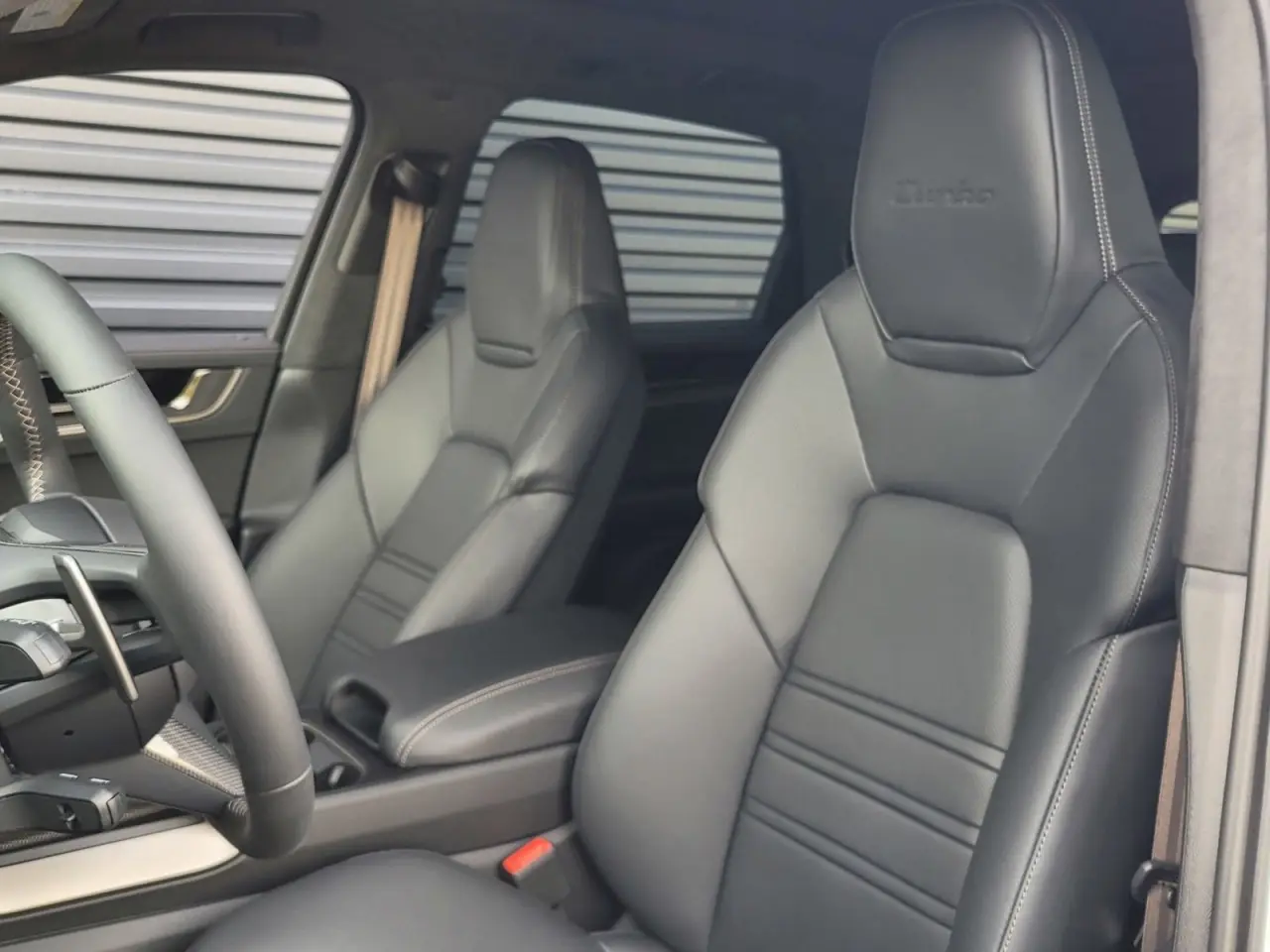 2025 Porsche Cayenne Turbo E-Hybrid - Photo 40