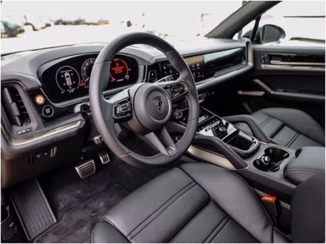 2025 Porsche Cayenne Turbo E-Hybrid - Photo 26