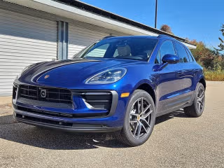 2026 Porsche Macan -'s photo