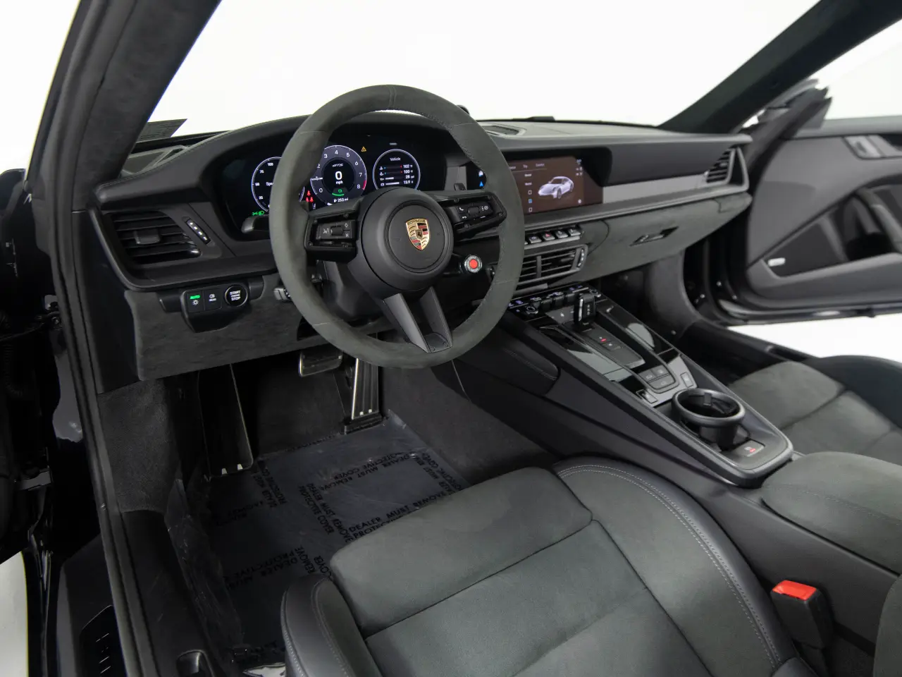 2025 Porsche 911 GTS - Photo 32