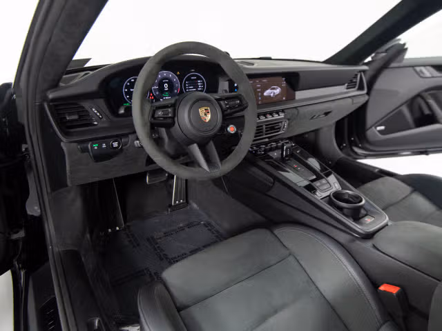 2025 Porsche 911 GTS - Photo 26