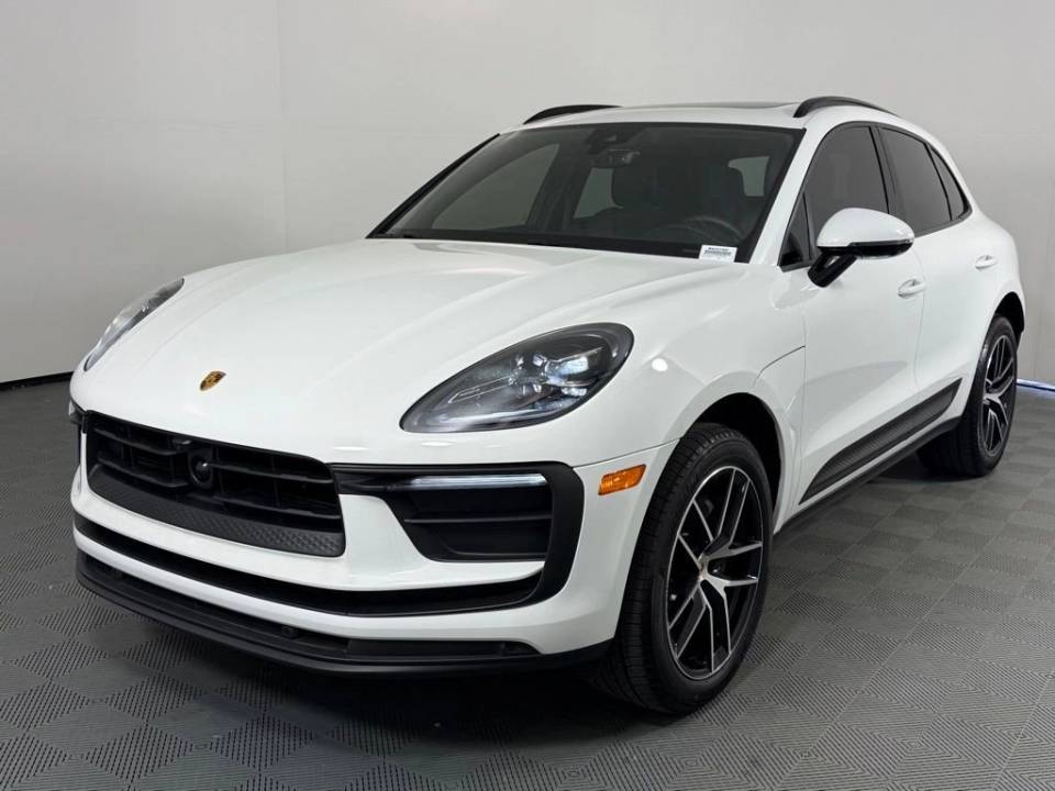 2024 Porsche Macan Base