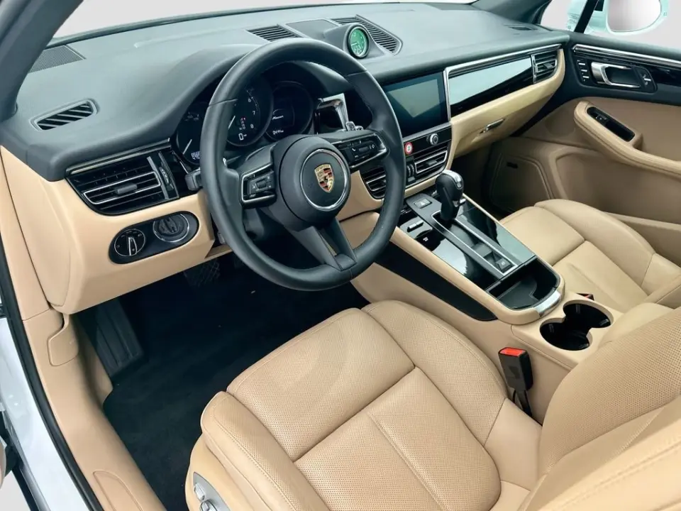 2025 Porsche Macan Base - Photo 31