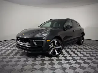 2026 Porsche Macan T - Photo 5