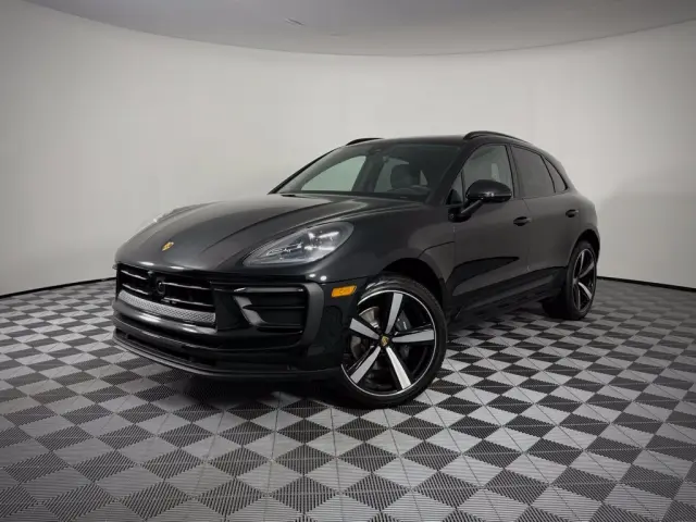2026 Porsche Macan T - Photo 6