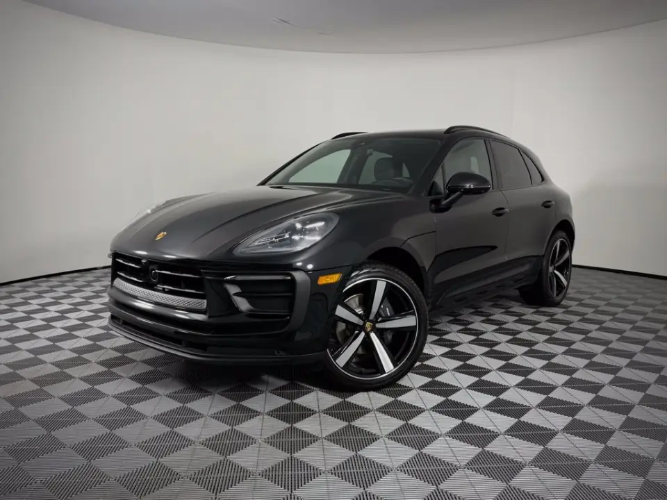 2026 Porsche Macan T - Photo 7