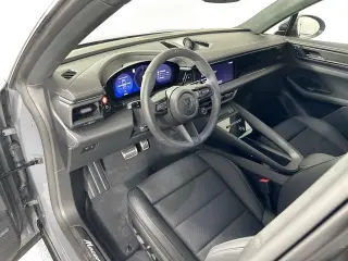2025 Porsche Macan Turbo Electric - Photo 29