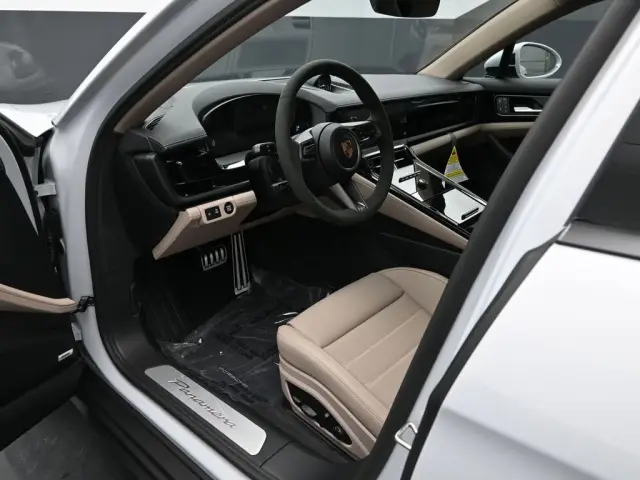 2025 Porsche Panamera Base - Photo 30