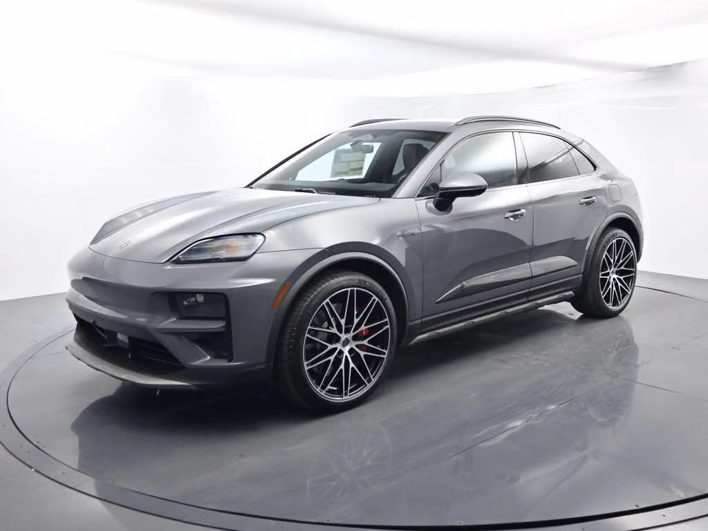 2026 Porsche Macan Turbo Electric - Photo 4