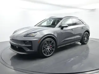 2026 Porsche Macan Turbo Electric - Photo 5