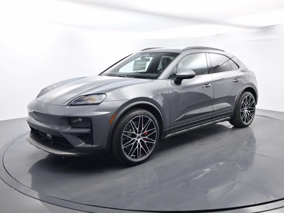 2026 Porsche Macan Turbo Electric - Photo 3
