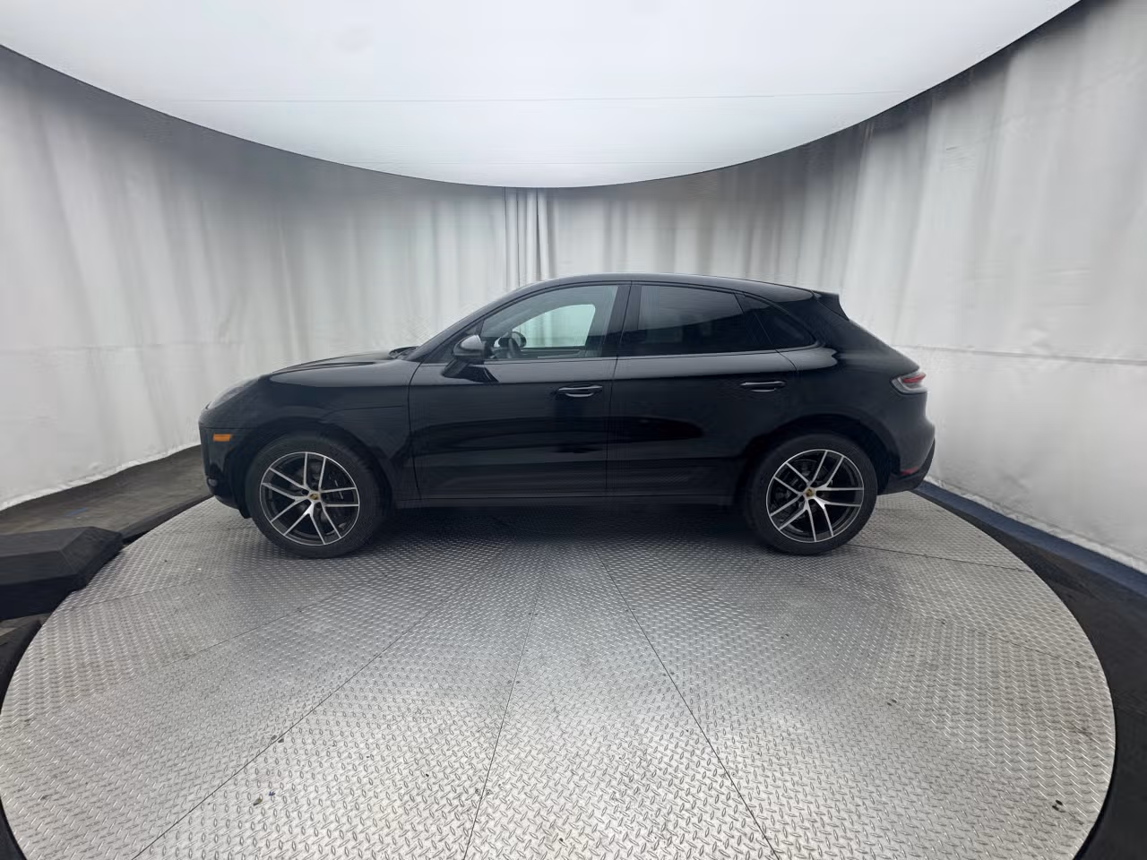 2025 Porsche Macan Base - Photo 12