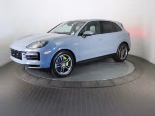 2025 Porsche Cayenne E-Hybrid's photo