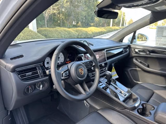 2026 Porsche Macan S - Photo 26