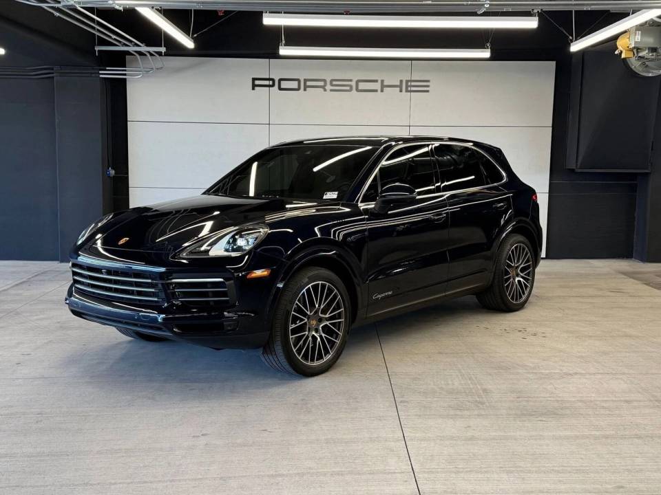 2022 Porsche Cayenne Base