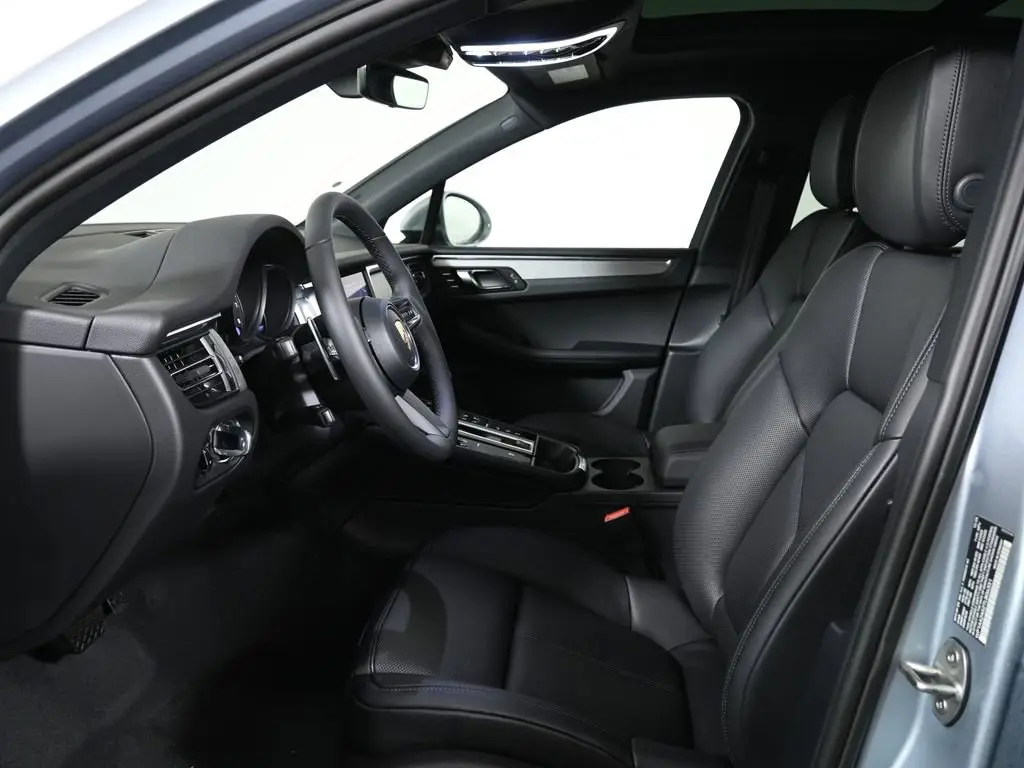 2026 Porsche Macan - Photo 40